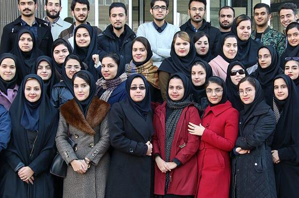 عکس دانشجویی در دانشگاه