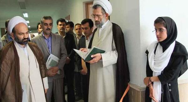 عکس دانشجویی در دانشگاه