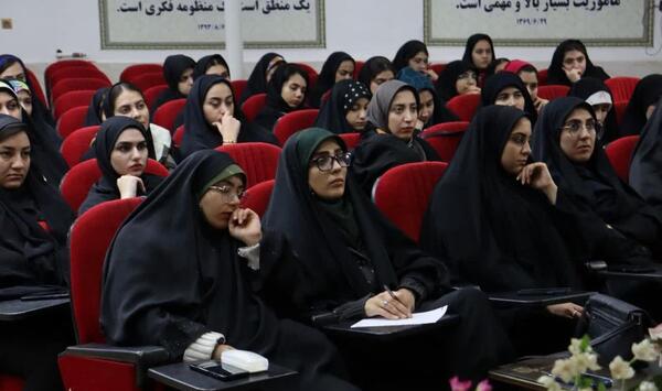 عکس دانشجویی در دانشگاه
