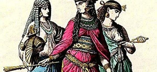 عکس یونسنگ در لباس ملکه