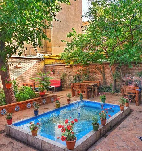 عکس خانه کارتونی بزرگ