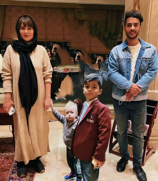 عکس میناوند و همسرش