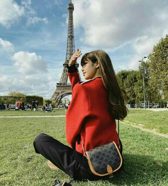 عکس لیسا برای پروفایل ویسگون