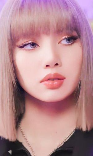 عکس از لیسا در گروه بلک پینک