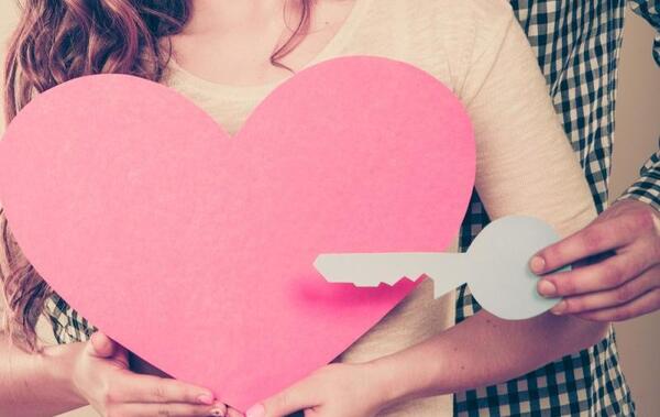 عکس روی هم بودن زن و مرد عاشقانه