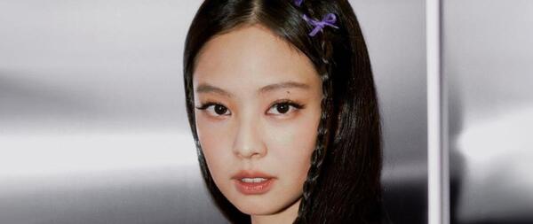 عکس جنی بلک پینک با تاج