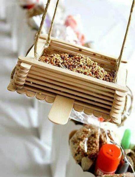 عکس لانه پرنده با چوب بستنی