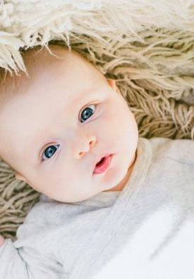 عکس دختر بچه برای تصویر زمینه گوشی