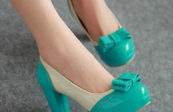 عکس کفش پاشنه بلند دخترانه ۸ ساله