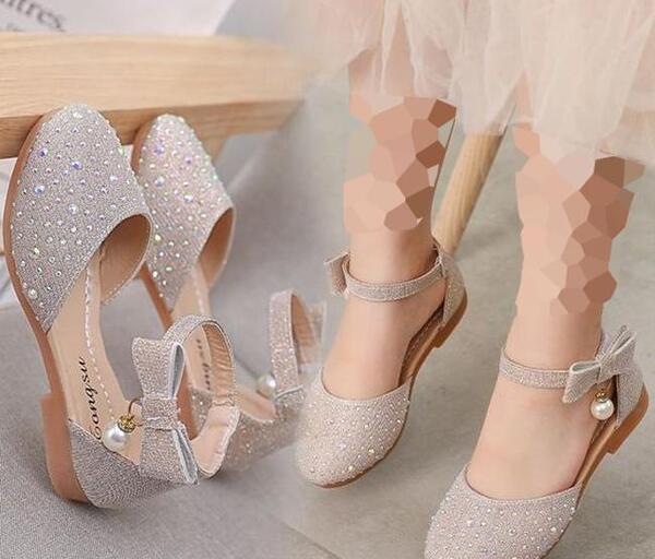 عکس کفش پاشنه بلند برای دختر ۹ ساله