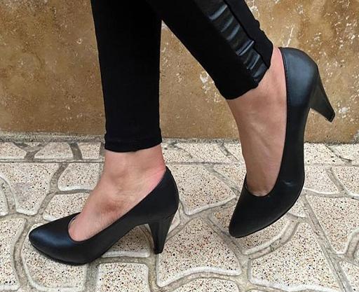 عکس پا با کفش پاشنه بلند