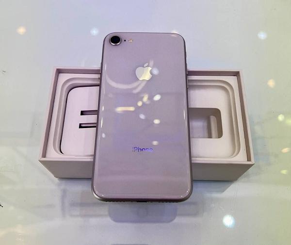 عکس گوشی آیفون ۸