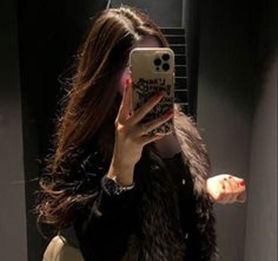 عکس پروفایل دخترونه گوشی به دست