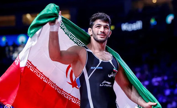 عکس صفحه گوشی حسن یزدانی