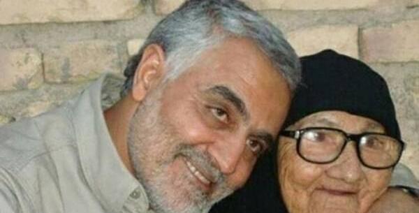 عکس دست سردار سلیمانی هنگام شهادت