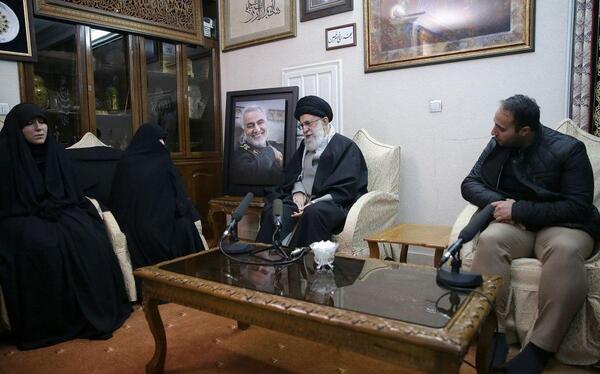 عکس سردار قاسم سلیمانی با رهبر