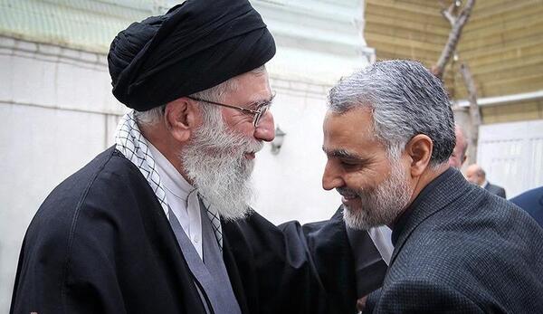 عکس سردار سلیمانی در کنار رهبر