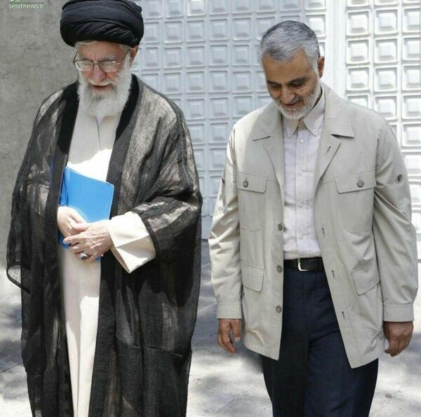عکس سردار سلیمانی در کنار رهبر