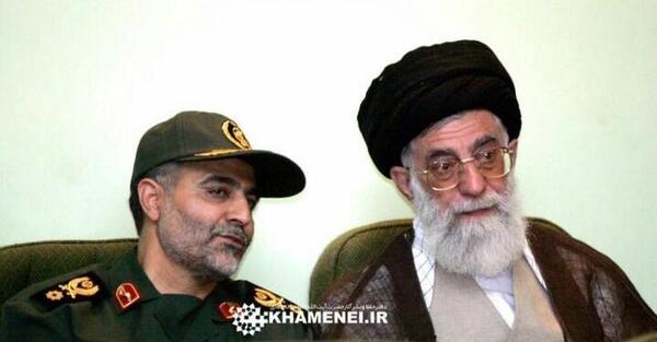 عکس سردار سلیمانی در کنار رهبر