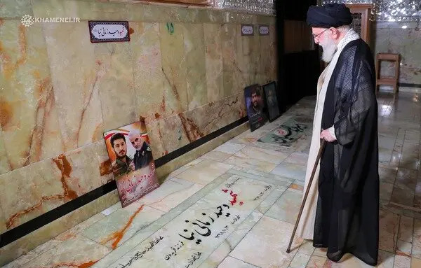 عکس سر قبر سردار سلیمانی