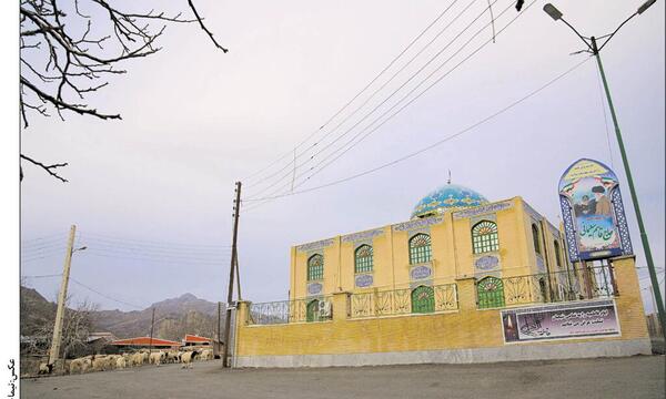 عکس سردار سلیمانی روی صندلی شکسته