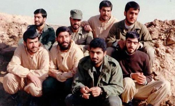 عکس جوانی سردار سلیمانی در جبهه
