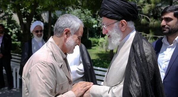 عکس امام خمینی و خامنه ای و سردار سلیمانی