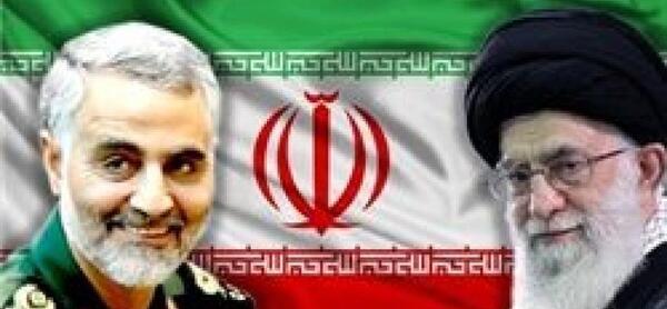 عکس حاج قاسم سلیمانی با پرچم ایران