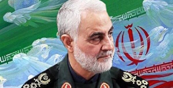 عکس حاج قاسم سلیمانی با پرچم ایران