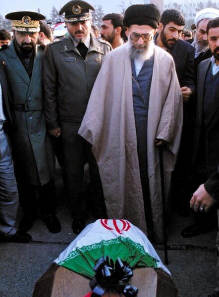 عکس نماز میت حاج قاسم سلیمانی