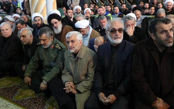 عکس نماز حاج قاسم سلیمانی