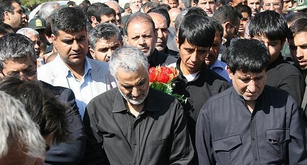 عکس حاج قاسم سلیمانی و مادرش