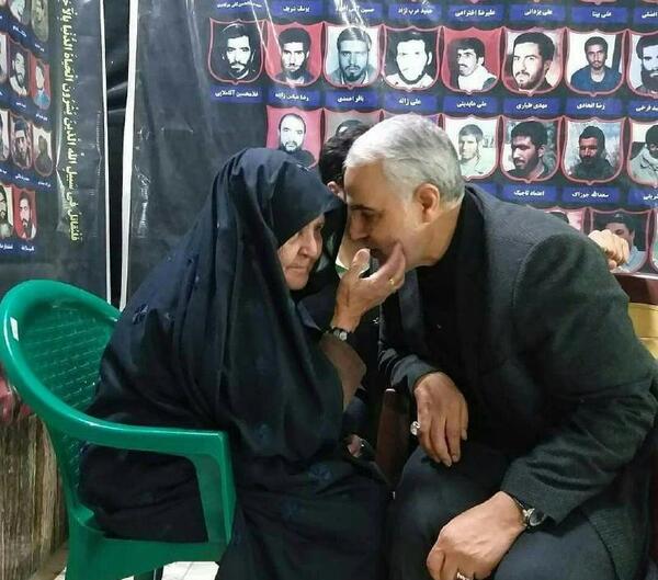 عکس حاج قاسم سلیمانی و مادرش