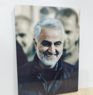 خرید قاب عکس حاج قاسم سلیمانی