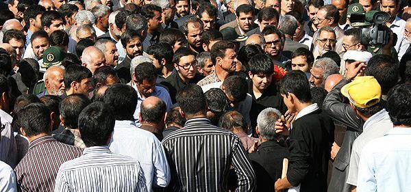 عکس حاج قاسم سلیمانی با مادرش
