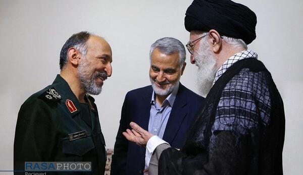 دانلود عکس حاج قاسم سلیمانی با رهبر