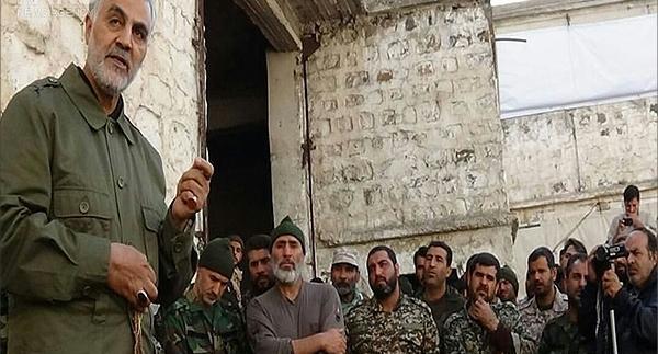 عکس حاج قاسم سلیمانی در میدان جنگ