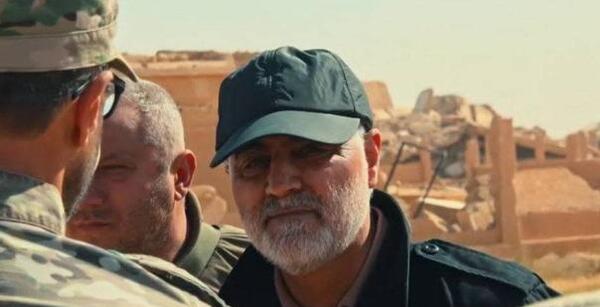عکس حاج قاسم سلیمانی در میدان جنگ