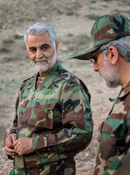 عکس از حاج قاسم سلیمانی در جنگ