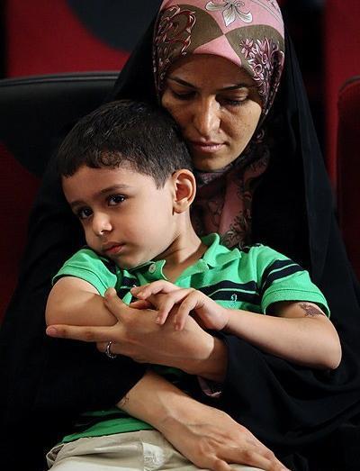 عکس شهید احمدی روشن و همسرش