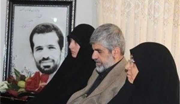 عکس شهید احمدی روشن و همسرش