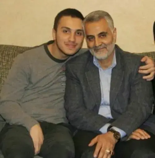 عکس شهید جهاد مغنیه با سردار سلیمانی