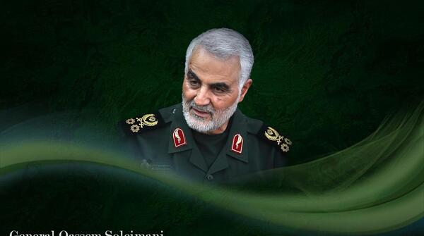 عکس شهید حاج قاسم سلیمانی با کیفیت بالا