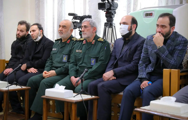 عکس شهید حاج قاسم سلیمانی با رهبر