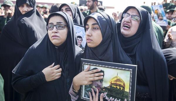 عکس شهید عباس دانشگر و همسرش