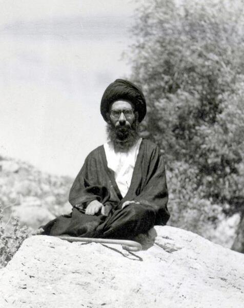 عکس پیکر شهید دستغیب
