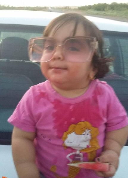 عکس شهید دختر کاپشن صورتی