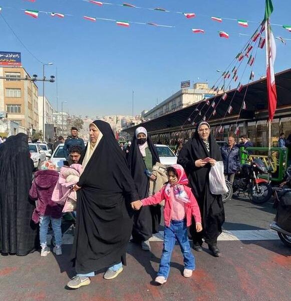 عکس شهید دختر کاپشن صورتی