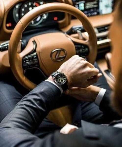 عکس پروفایل پسرانه داخل ماشین