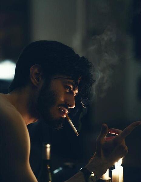 لاتی پسرانه عکس پروفایل مشروب